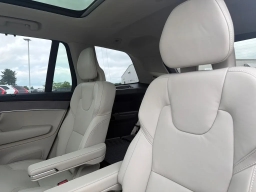 Volvo XC90 Plug-In Hybrid Ultra Dark Theme T8 AWD 6-Seater 2026