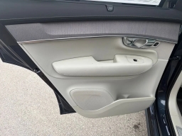 Volvo XC90 Plug-In Hybrid Ultra Dark Theme T8 AWD 6-Seater 2026