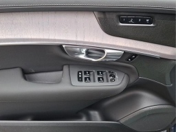 Volvo XC90 Plug-In Hybrid Ultra Dark Theme T8 AWD 6-Seater 2026