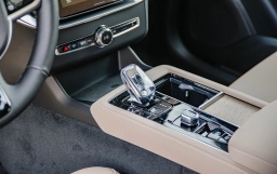 Volvo XC90 Plug-In Hybrid Plus T8 AWD 7-Seater 2026