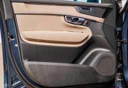 Volvo XC90 Plug-In Hybrid Plus T8 AWD 7-Seater 2026