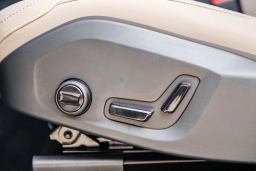 Volvo XC90 Plug-In Hybrid Plus T8 AWD 7-Seater 2026