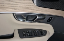 Volvo XC90 Plug-In Hybrid Plus T8 AWD 7-Seater 2026