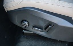 Volvo XC90 Plug-In Hybrid Plus T8 AWD 7-Seater 2026