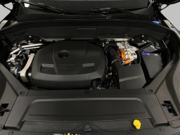 Volvo XC90 Plug-In Hybrid Plus T8 AWD 7-Seater 2026