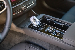 Volvo XC90 Plug-In Hybrid Plus T8 AWD 7-Seater 2026