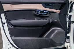 Volvo XC90 Plug-In Hybrid Plus T8 AWD 7-Seater 2026