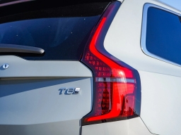 Volvo XC90 Plug-In Hybrid Plus T8 AWD 7-Seater 2026