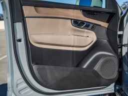 Volvo XC90 Plug-In Hybrid Plus T8 AWD 7-Seater 2026