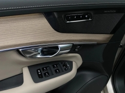 Volvo XC90 Plug-In Hybrid Plus T8 AWD 7-Seater 2026