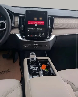 Volvo XC90 Plug-In Hybrid Plus T8 AWD 7-Seater 2026