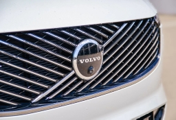 Volvo XC90 Plug-In Hybrid Plus T8 AWD 7-Seater 2026