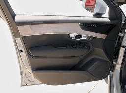 Volvo XC90 Plug-In Hybrid Plus T8 AWD 7-Seater 2026