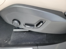 Volvo XC90 Plug-In Hybrid Plus T8 AWD 7-Seater 2026