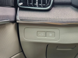 Volvo XC90 Plug-In Hybrid Ultra T8 AWD 7-Seater 2026