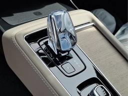 Volvo XC90 Plug-In Hybrid Ultra T8 AWD 7-Seater 2026