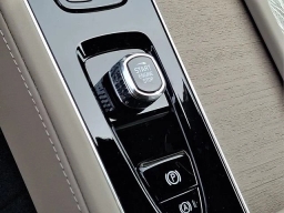 Volvo XC90 Plug-In Hybrid Ultra T8 AWD 7-Seater 2026