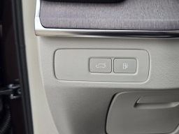 Volvo XC90 Plug-In Hybrid Ultra T8 AWD 7-Seater 2026