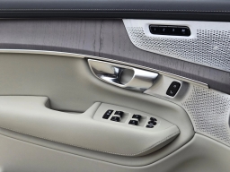 Volvo XC90 Plug-In Hybrid Ultra T8 AWD 7-Seater 2026