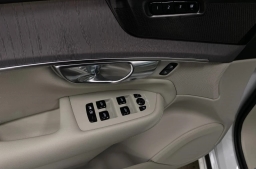 Volvo XC90 Plug-In Hybrid Ultra T8 AWD 7-Seater 2026