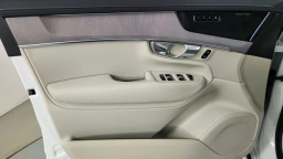 Volvo XC90 Plug-In Hybrid Ultra T8 AWD 7-Seater 2026