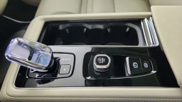Volvo XC90 Plug-In Hybrid Ultra T8 AWD 7-Seater 2026