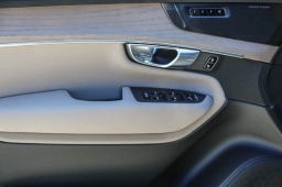 Volvo XC90 Plug-In Hybrid T8 AWD Ultra 7-Seater 2026