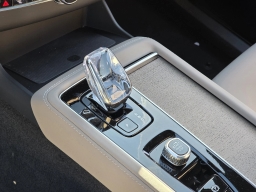 Volvo XC90 Plug-In Hybrid Core T8 AWD 7-Seater 2026