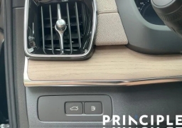 Volvo XC90 Plug-In Hybrid Core T8 AWD 7-Seater 2026