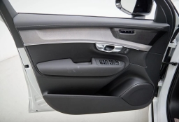 Volvo XC90 Plug-In Hybrid Ultra Dark Theme T8 AWD 7-Seater 2026
