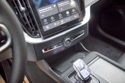 Volvo XC90 Plug-In Hybrid Ultra Dark Theme T8 AWD 7-Seater 2026