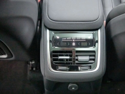 Volvo XC90 Plug-In Hybrid Ultra Dark Theme T8 AWD 7-Seater 2026