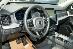 Volvo XC90 Plug-In Hybrid Ultra Dark Theme T8 AWD 7-Seater 2026