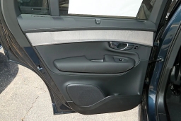 Volvo XC90 Plug-In Hybrid Ultra Dark Theme T8 AWD 7-Seater 2026