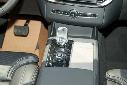 Volvo XC90 Plug-In Hybrid Ultra Dark Theme T8 AWD 7-Seater 2026