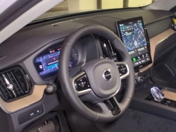 Volvo XC60 Plug-In Hybrid Plus T8 AWD 2026