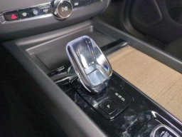 Volvo XC60 Plug-In Hybrid Plus T8 AWD 2026