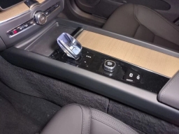 Volvo XC60 Plug-In Hybrid Plus T8 AWD 2026