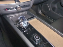 Volvo XC60 Plug-In Hybrid Plus T8 AWD 2026