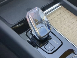 Volvo XC60 Plug-In Hybrid Plus T8 AWD 2026