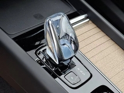Volvo XC60 Plug-In Hybrid Plus T8 AWD 2026