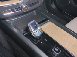 Volvo XC60 Plug-In Hybrid Plus T8 AWD 2026