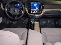 Volvo XC60 Plug-In Hybrid Plus T8 AWD 2026