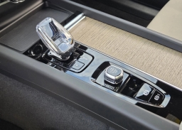 Volvo XC60 Plug-In Hybrid Plus T8 AWD 2026