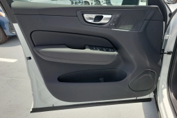 Volvo XC60 Plug-In Hybrid Plus T8 AWD 2026