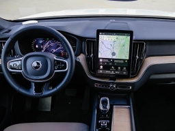 Volvo XC60 Plug-In Hybrid Plus T8 AWD 2026