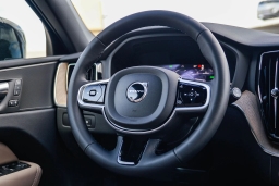 Volvo XC60 Plug-In Hybrid Plus T8 AWD 2026
