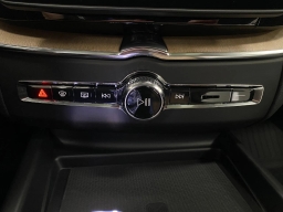 Volvo XC60 Plug-In Hybrid Plus T8 AWD 2026