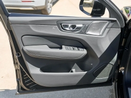 Volvo XC60 Plug-In Hybrid Plus T8 AWD 2026