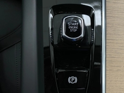 Volvo XC60 Plug-In Hybrid Plus T8 AWD 2026